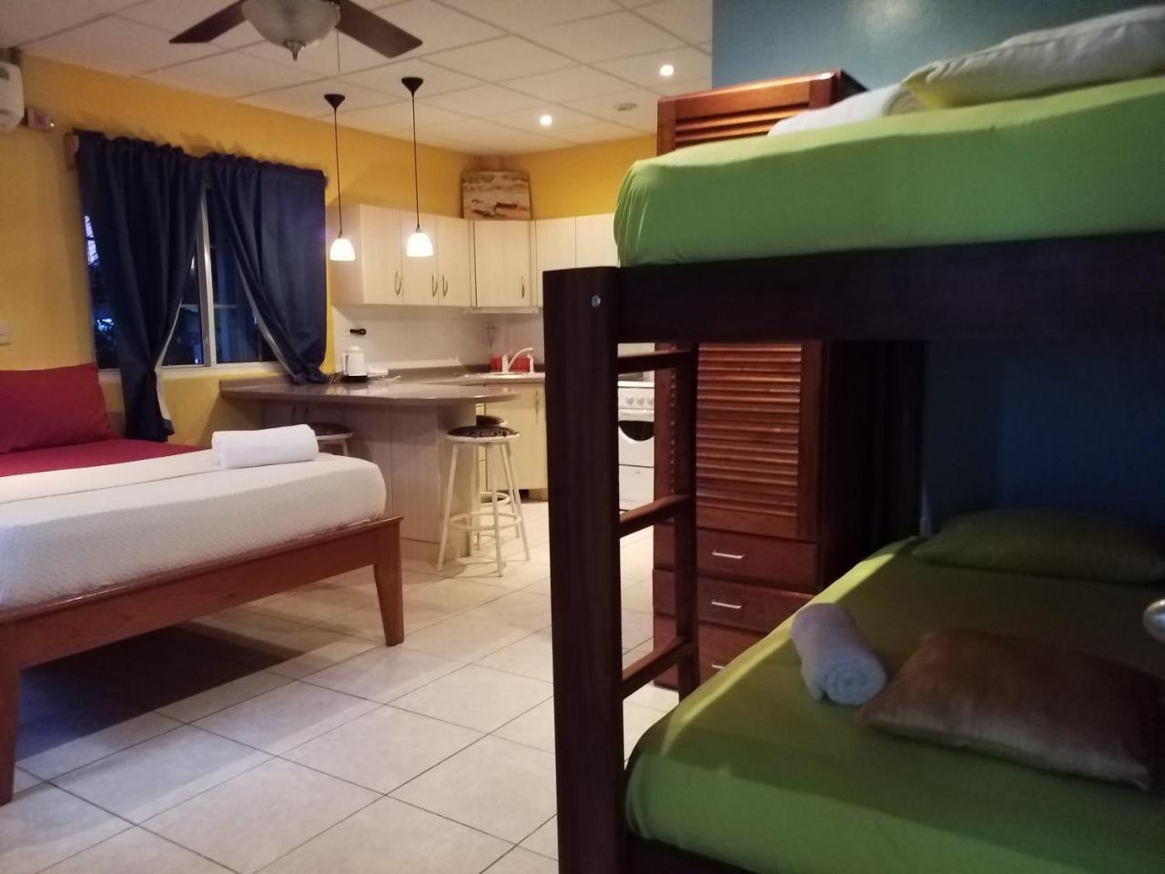 בוקס דל טורו Aqua Point Condos Rentals מראה חיצוני תמונה